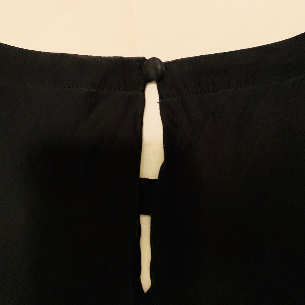 BananaRepublic💯silk top w/tiny silver beadsXL - Picture 5 of 5